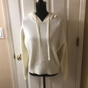 Lucky Brand Cream Crew Neck Sweater with Relaxed Fit and Chunky Knit